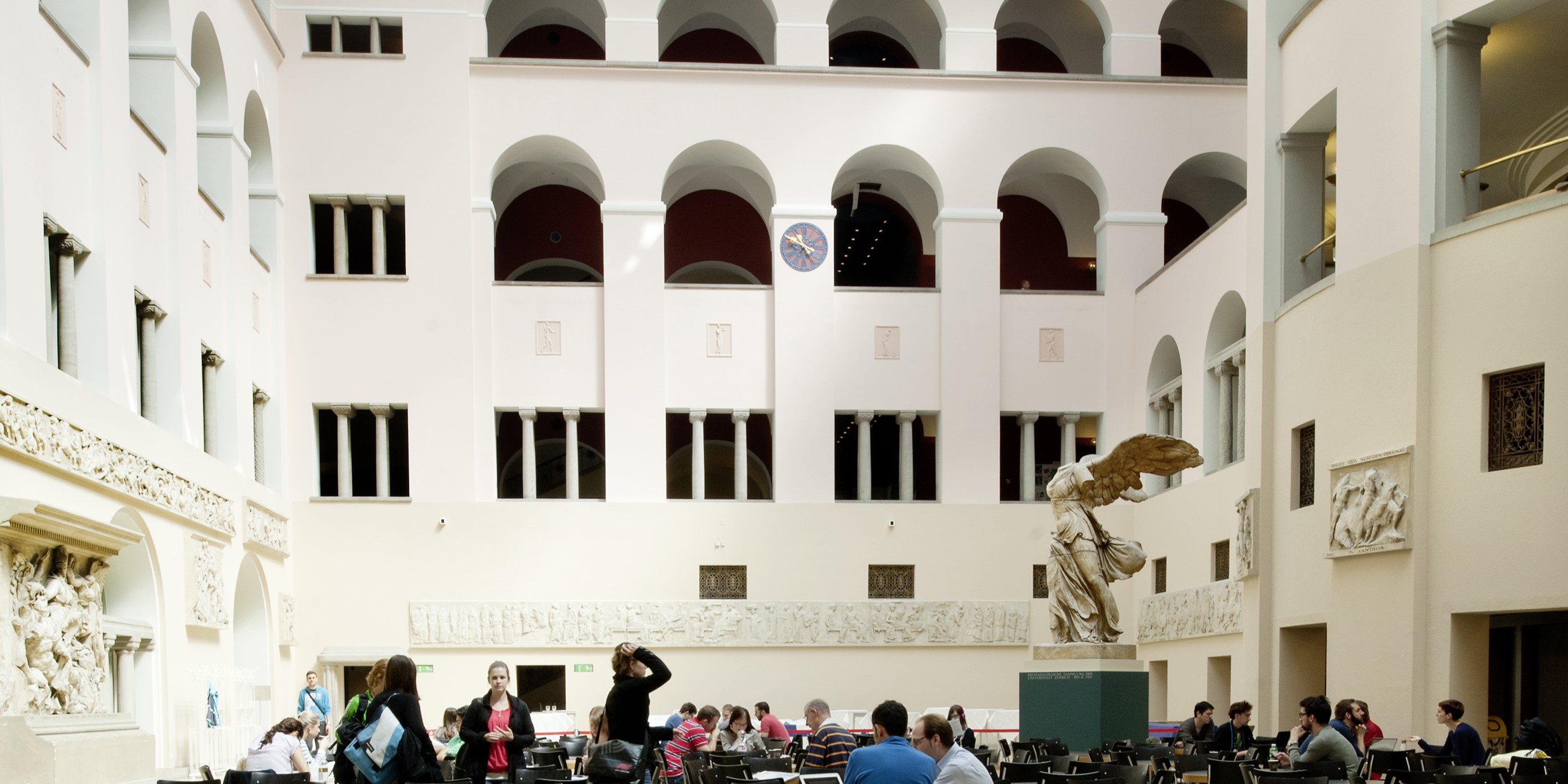 Lichthof UZH